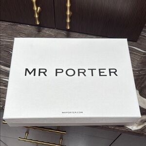 MR PORTER White  Gift Box
